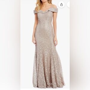 Fall Mother of the bride/groom!
Elegant Lace Evening Gown